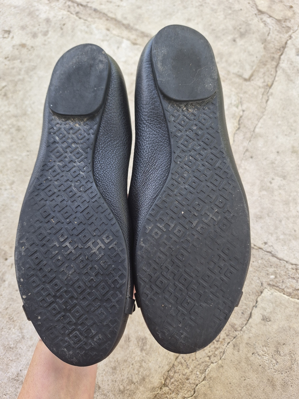 Tory Burch Black Pebbled Leather Logo Ballet Flats Size 8.5 - Picture 9 of 12